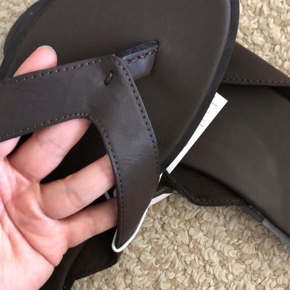 Men’s GAP leather flip flops - Picture 6 of 8